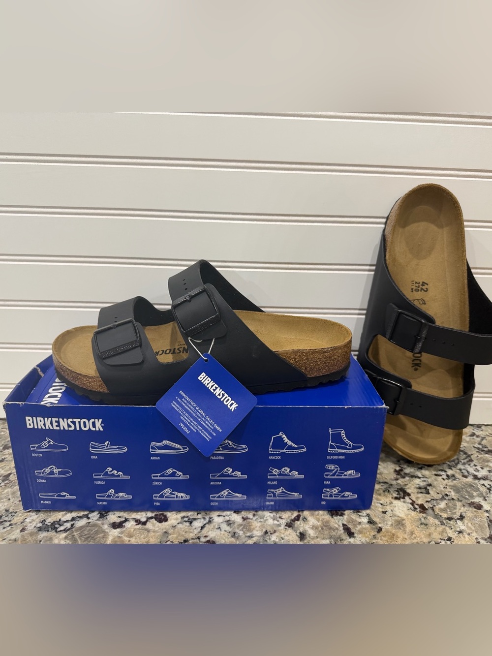 Brand NEW Birkenstock Black Arizona Sandals sz 42